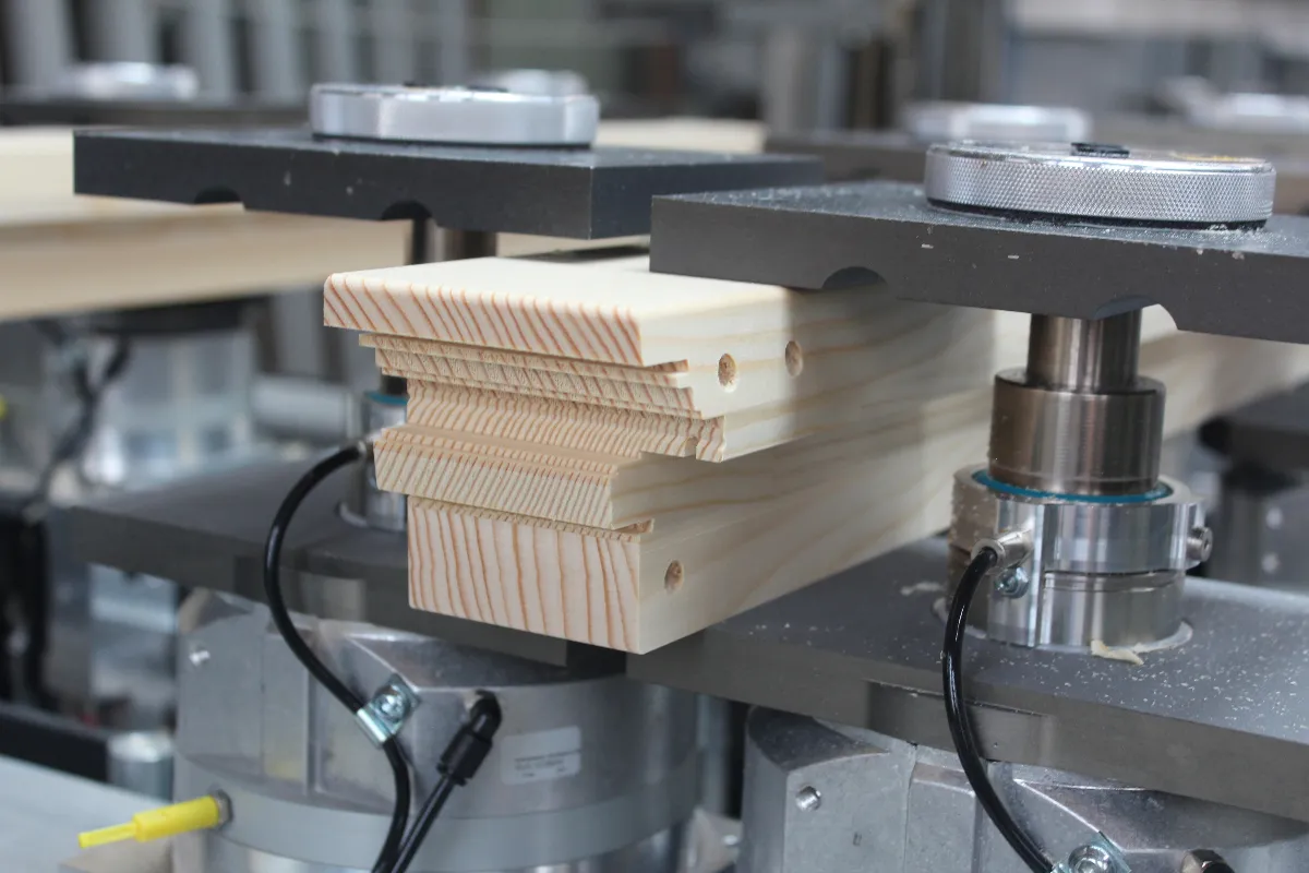 Profilierte Holzprofile in der CNC-Fertigung in Pfullingen